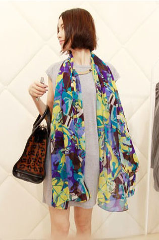 Scarf colorful pattern violet